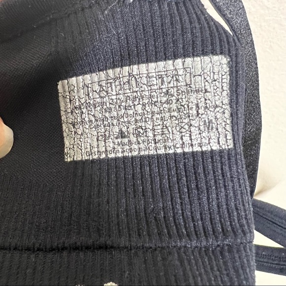 Athleta Black Womens Fitted Seamless Racer Back Sports Bra Size Medium - Picture 8 of 8